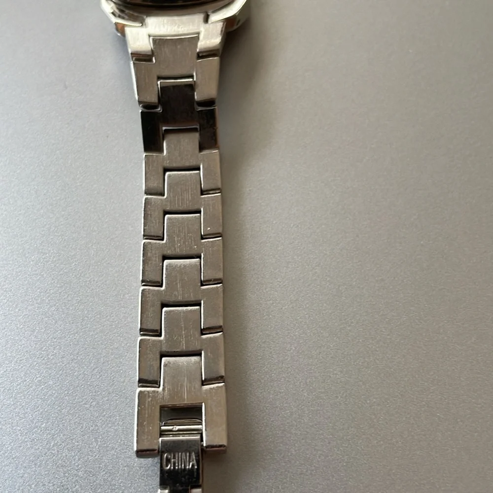 Authentic Disney Parks Ladies Mickey Mouse Watch Bracelet Strap Rhinestone Rim